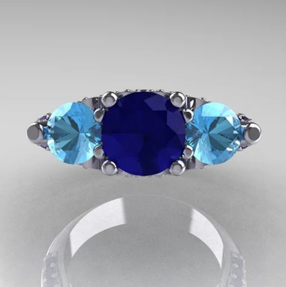 Woman's Ring - Picture 4 of 4